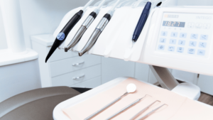 Read more about the article Dental Clinics vs Hospital Dentistry – What’s Better for Your Treatment?